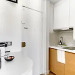 Bm Rue Charlot Compact & Chic Pour 2 *